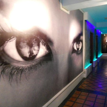 בנגקוק Strand Inn Hotel מראה חיצוני תמונה