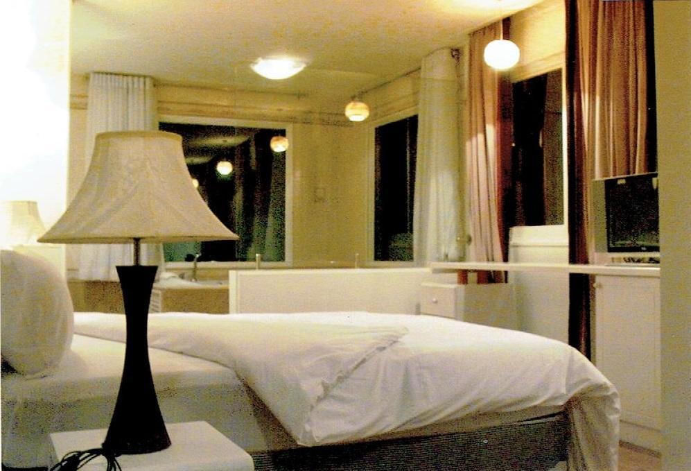 בנגקוק Strand Inn Hotel מראה חיצוני תמונה